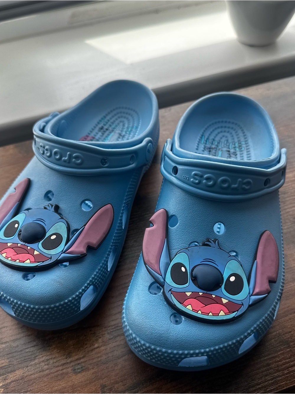 Crocs Adults Classic Clog with Stitch Character - Blue